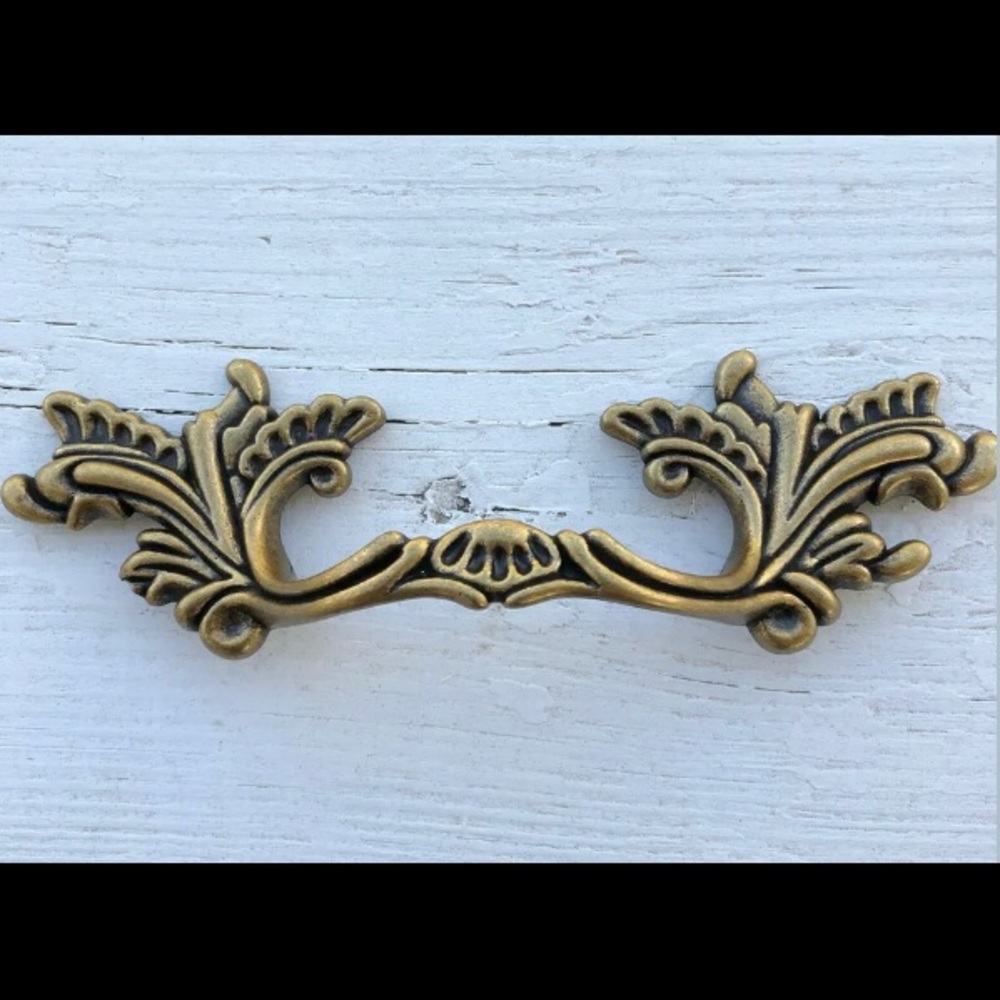 French Provincial drawer pulls  NEW Lot of 9.